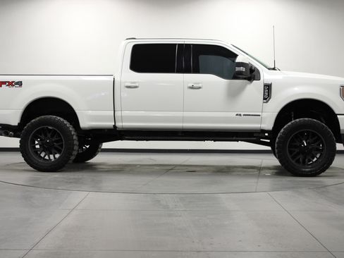 Used 2022 Ford F250 Lariat w/ Lariat Ultimate Package image 3