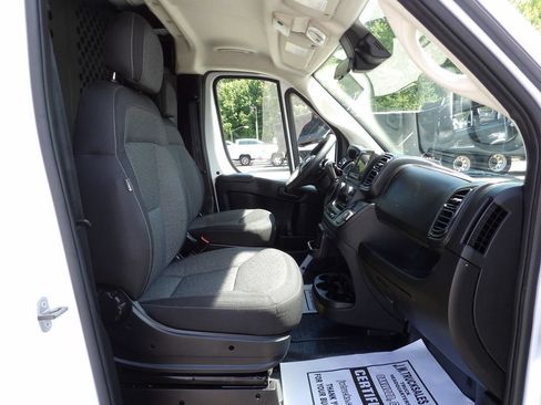 Used 2025 RAM ProMaster 2500 w/ U-Haul Equipment Group FWD image 33