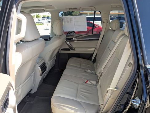 Used 2018 Lexus GX 460 Premium w/ Premium Package image 12