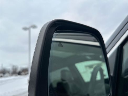 Used 2018 Jeep Grand Cherokee Limited image 31