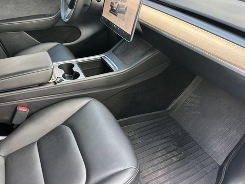 Used 2023 Tesla Model Y Long Range AWD/4WD image 19