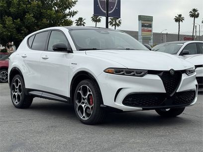 New 2025 Alfa Romeo Tonale w/ Premium Package