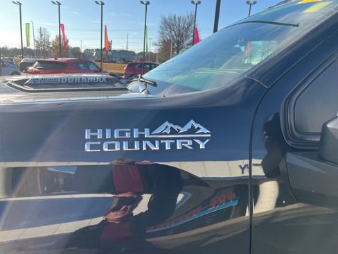 Used 2023 Chevrolet Silverado 3500 High Country image 9