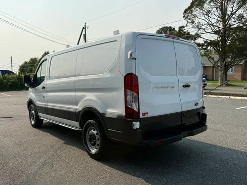 Used 2018 Ford Transit 250 130 Low Roof RWD image 2