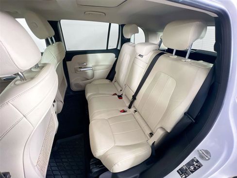 Certified 2021 Mercedes-Benz GLB 250 4MATIC image 24