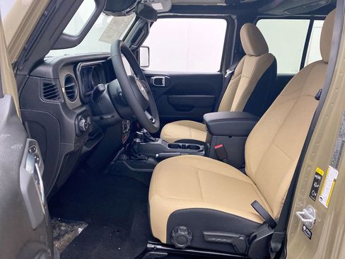 New 2026 Jeep Gladiator Sport image 13