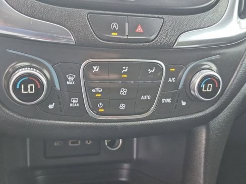 Used 2024 Chevrolet Equinox LT FWD image 18