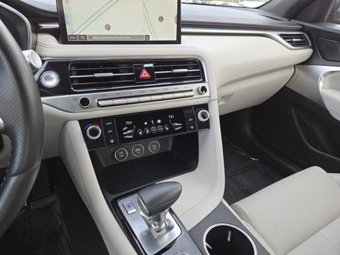 Used 2025 Genesis G70 2.5T AWD/4WD image 30