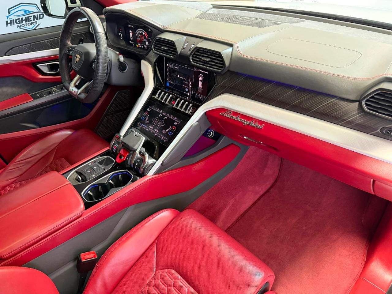 Used 2020 Lamborghini Urus AWD/4WD image 30