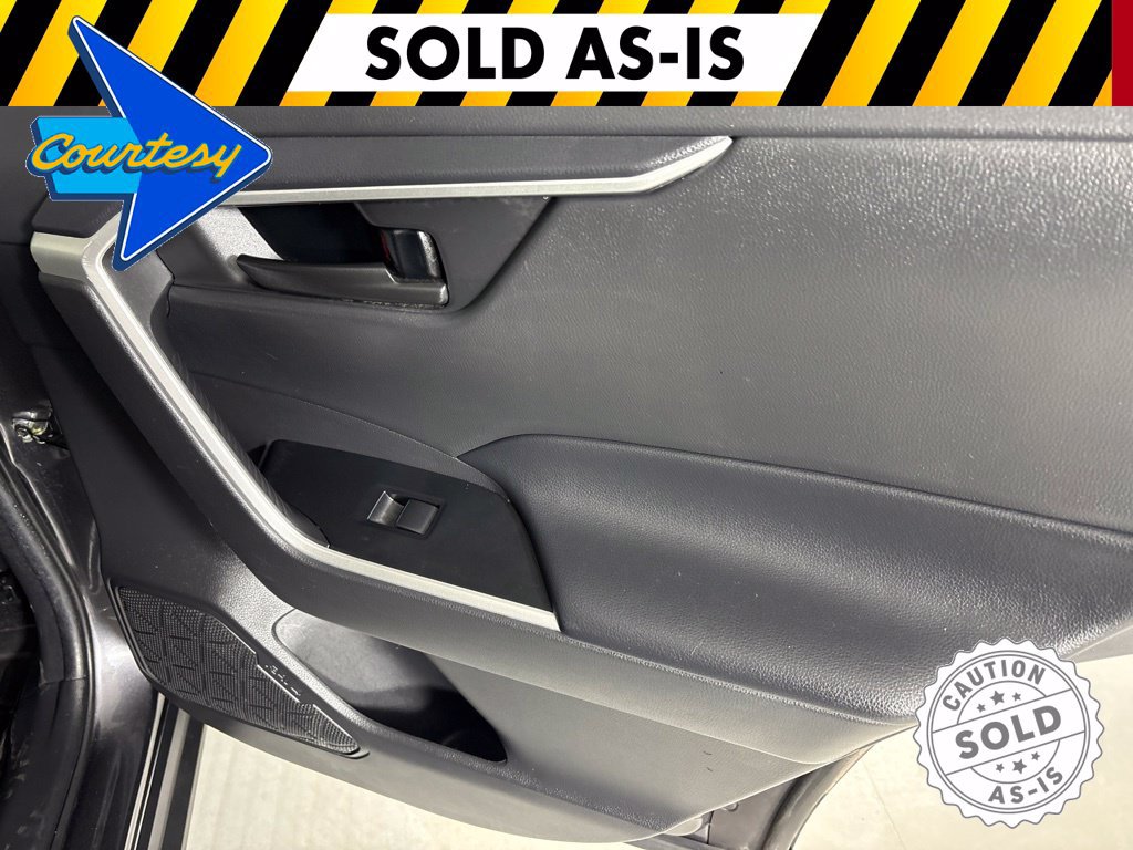 Used 2021 Toyota RAV4 LE w/ Carpet Mat Package (TMS) FWD image 17