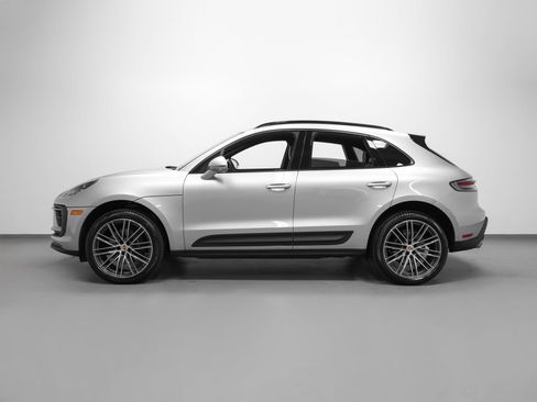 Certified 2026 Porsche Macan image 2