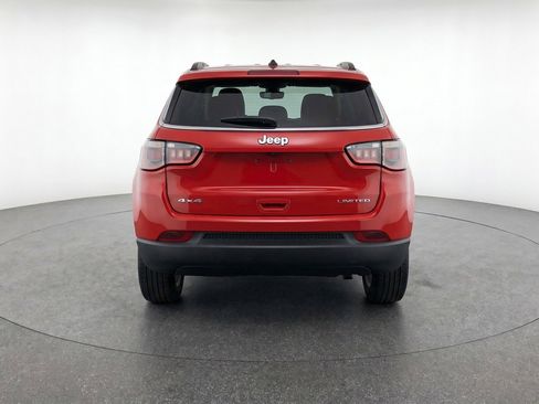 Used 2025 Jeep Compass Latitude AWD/4WD image 7