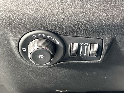 Used 2022 Jeep Compass Trailhawk AWD/4WD image 10