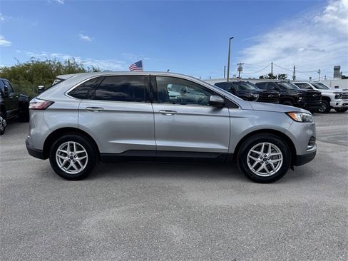 Used 2022 Ford Edge SEL image 5