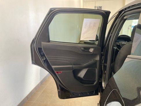 Certified 2023 Ford Escape Active AWD/4WD image 10