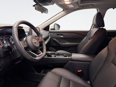 Used 2023 Nissan Rogue SV w/ SV Premium B Package image 9