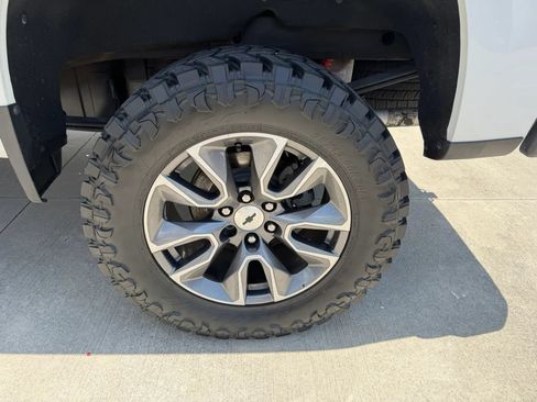 Used 2020 Chevrolet Silverado 1500 RST AWD/4WD image 9