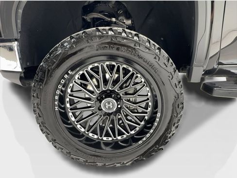 Used 2024 GMC Sierra 1500 SLT image 14