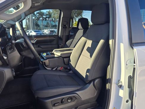 Used 2025 Chevrolet Silverado 2500 LT w/ Convenience Package image 13