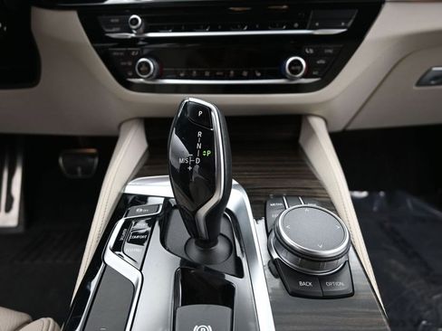 Used 2020 BMW M550i xDrive w/ Premium Package AWD/4WD image 13