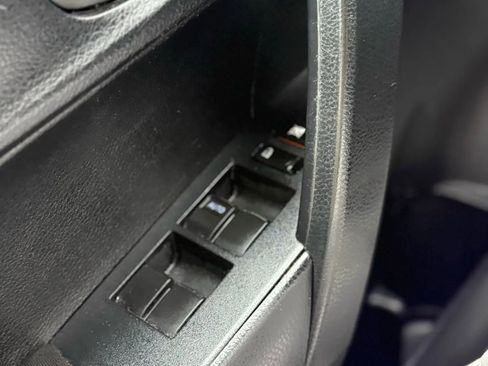 Used 2016 Toyota Corolla L image 30