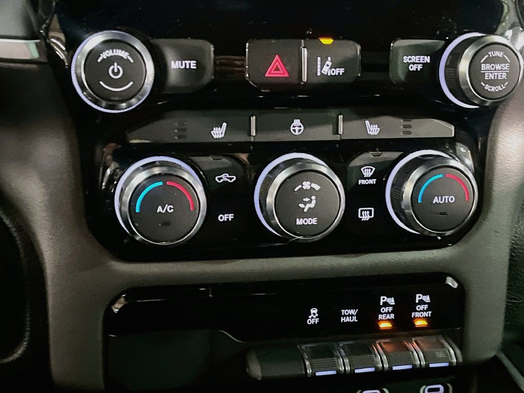 Used 2022 RAM 1500 Big Horn AWD/4WD image 16