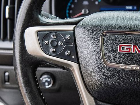 Used 2021 GMC Canyon Denali image 9