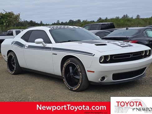 Used 2015 Dodge Challenger R/T Plus RWD image 1