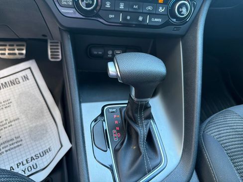 Used 2018 Kia Niro LX FWD image 23