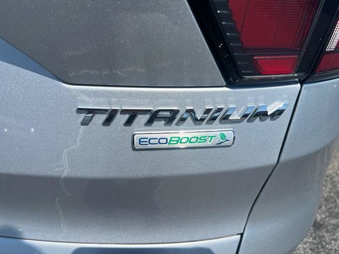 Used 2017 Ford Escape Titanium w/ Equipment Group 301A FWD image 5