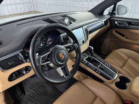 Used 2018 Porsche Macan AWD/4WD image 21