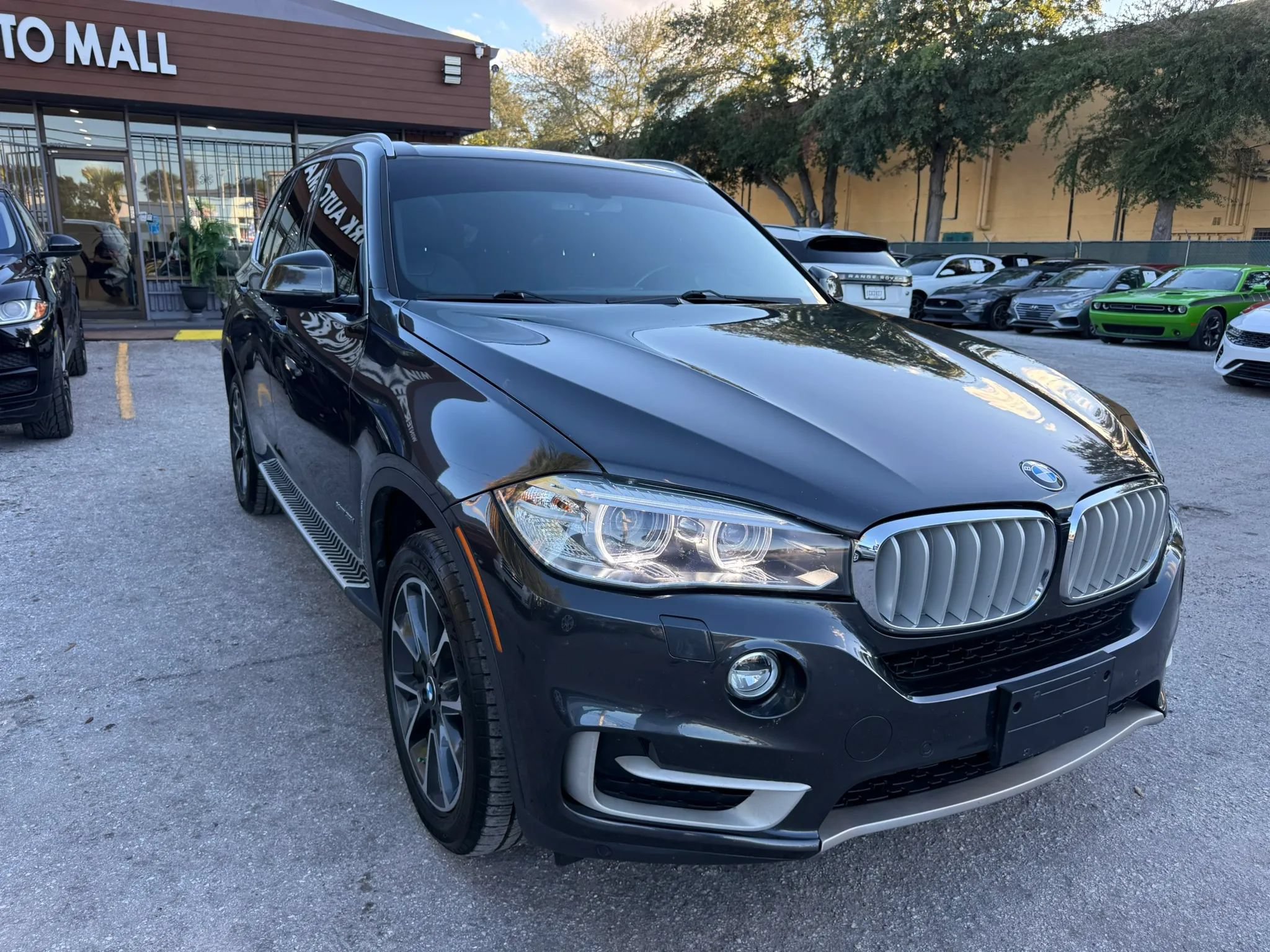 Used 2017 BMW X5 xDrive35i w/ Premium Package AWD/4WD image 3