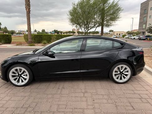Used 2022 Tesla Model 3 RWD image 5