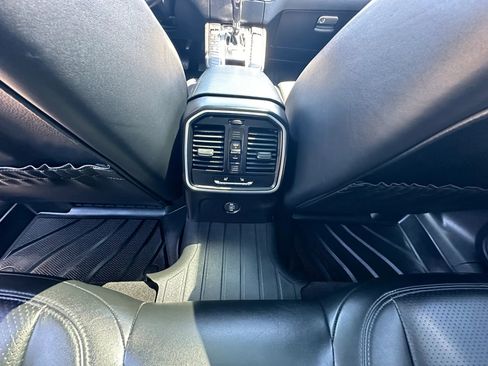 Used 2017 Porsche Macan AWD/4WD image 32