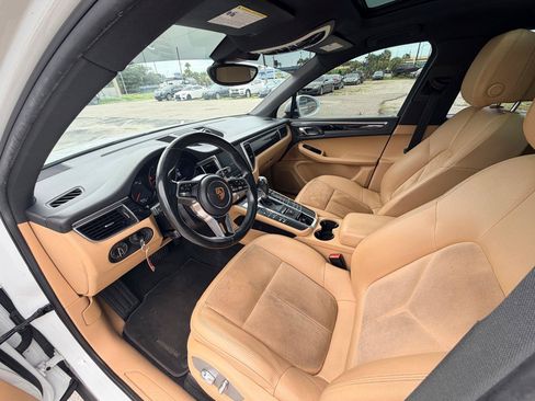 Used 2018 Porsche Macan AWD/4WD image 13