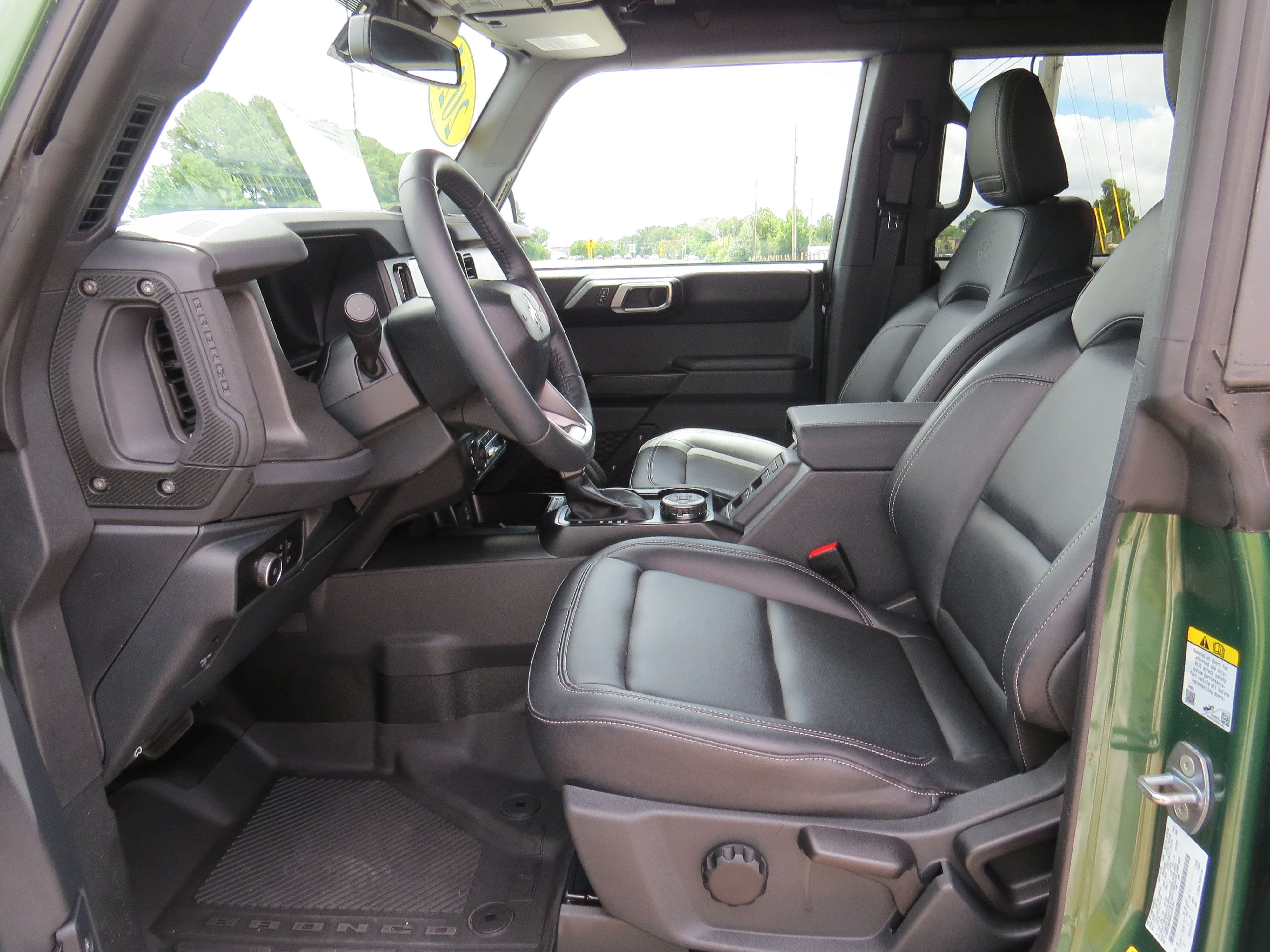 Used 2025 Ford Bronco Badlands AWD/4WD image 16