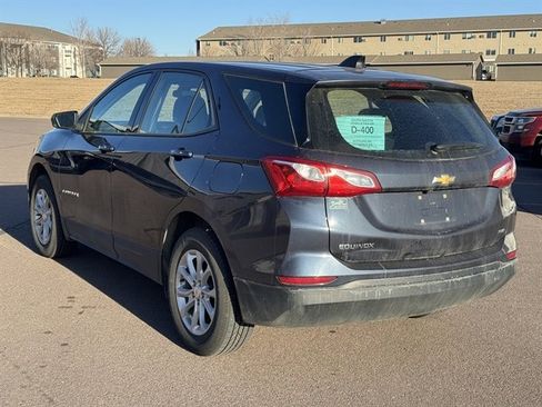Used 2019 Chevrolet Equinox LS image 4