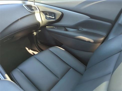Certified 2024 Nissan Murano SV w/ SV Midnight Edition Package image 35