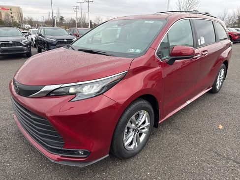 New 2026 Toyota Sienna XLE image 26