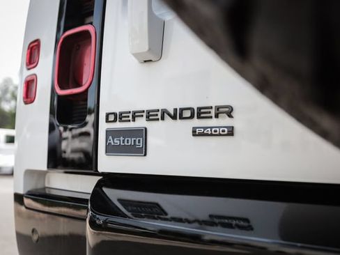 Used 2022 Land Rover Defender 110 X-Dynamic SE AWD/4WD image 67