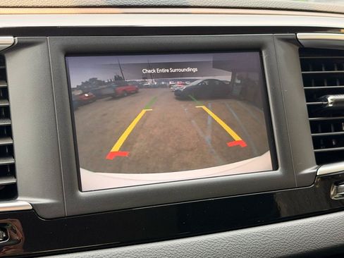 Used 2023 Chrysler Voyager LX FWD image 24