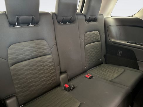 Used 2025 Nissan Pathfinder SV AWD/4WD image 23
