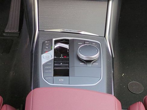 New 2026 BMW 330i Sedan w/ Premium Package RWD image 19