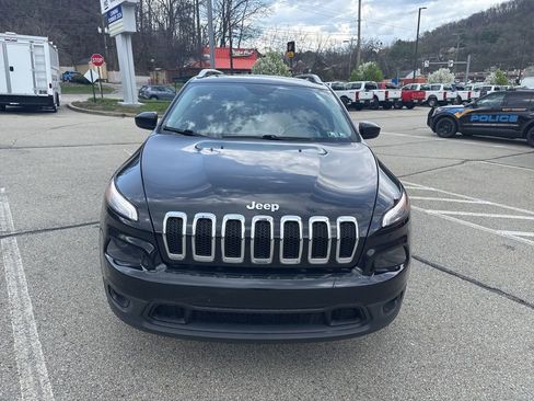 Used 2015 Jeep Cherokee Latitude image 2