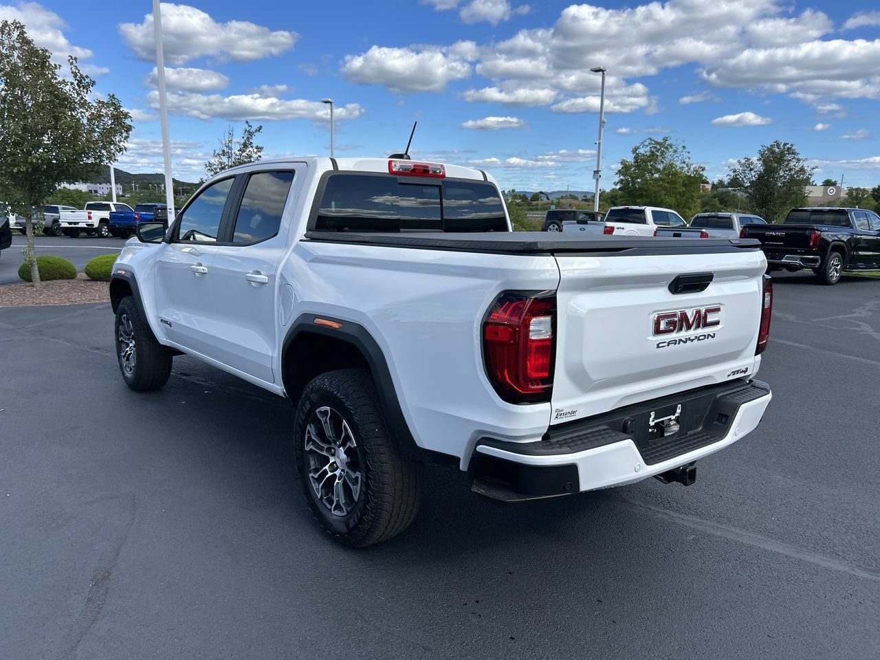 Used 2024 GMC Canyon AT4 w/ AT4 Premium Package AWD/4WD image 5