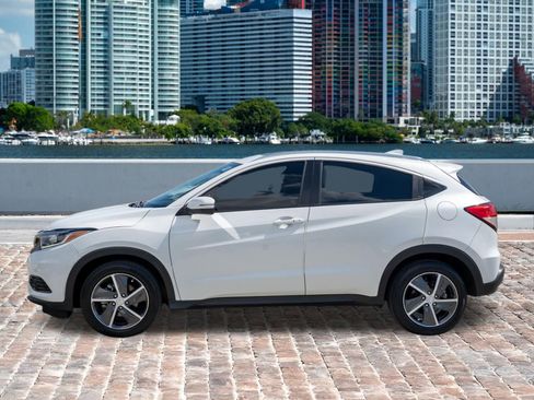 Used 2022 Honda HR-V EX image 9