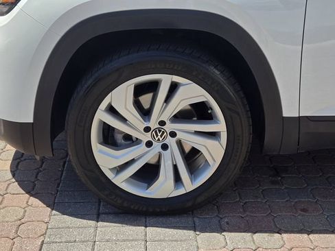 Certified 2023 Volkswagen Atlas SE w/ Panoramic Sunroof Package FWD image 11