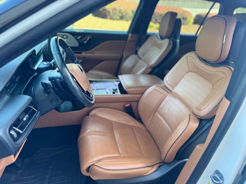 Used 2022 Lincoln Aviator Black Label w/ Dynamic Handling Package image 24