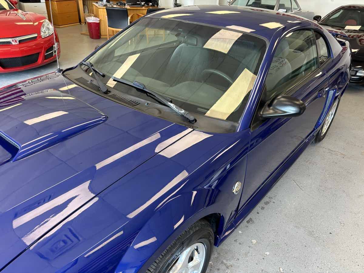 Used 2004 Ford Mustang Coupe RWD image 3