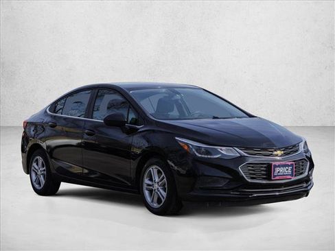 Used 2016 Chevrolet Cruze LT image 3